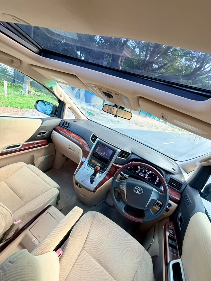 TOYOTA ALPHARD thumbnail 4